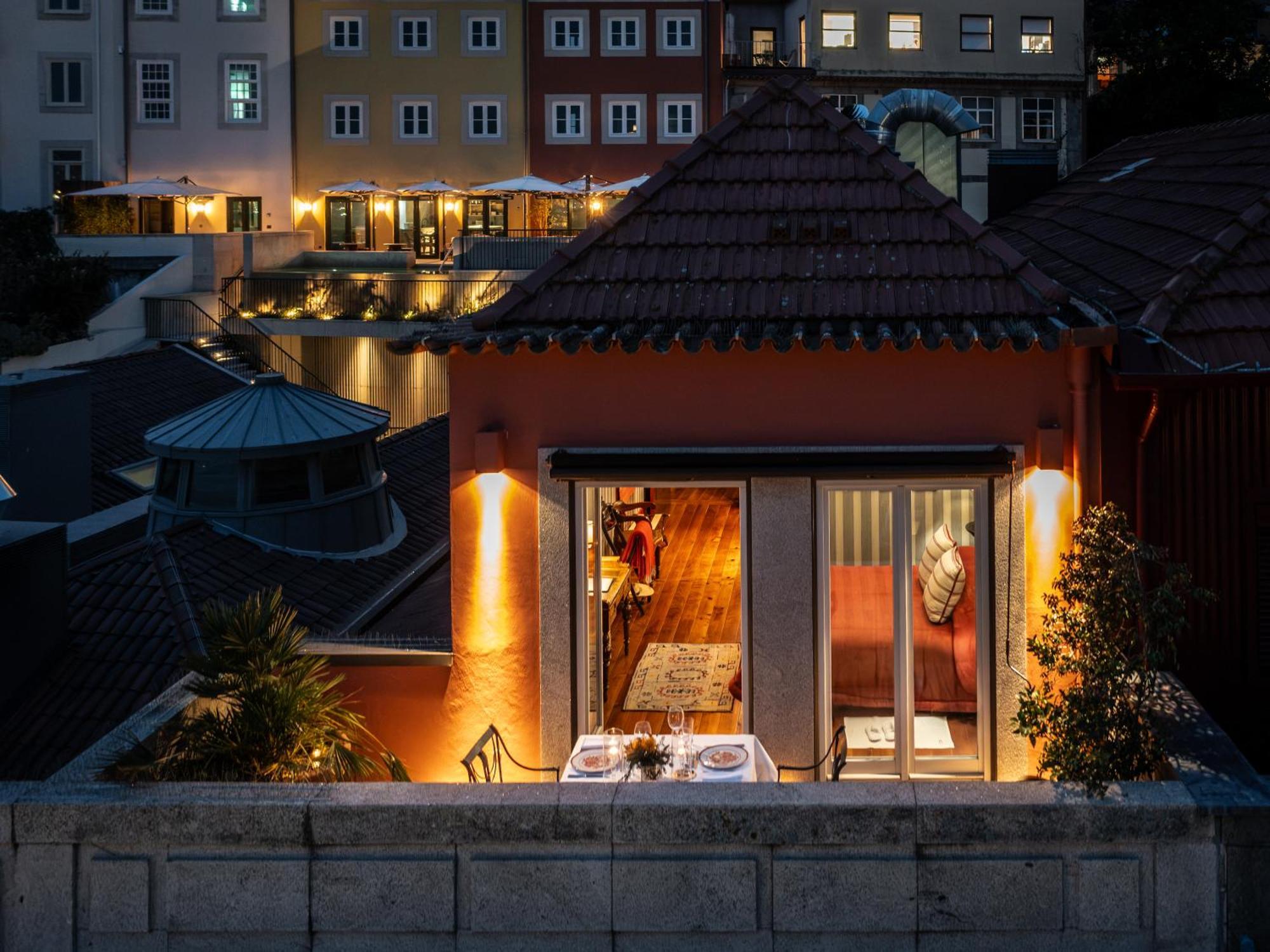 Deluxe Suite with City View